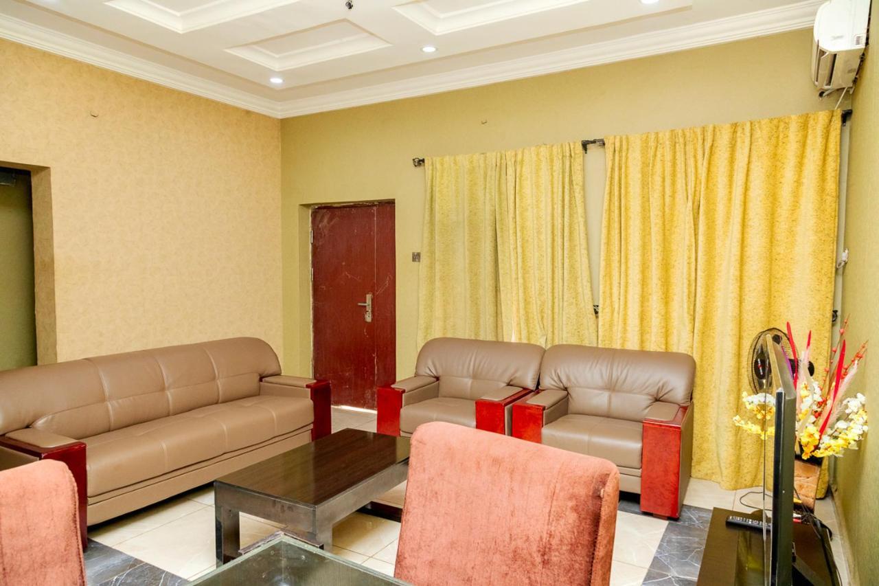 Akingston Residence Ибадан Экстерьер фото